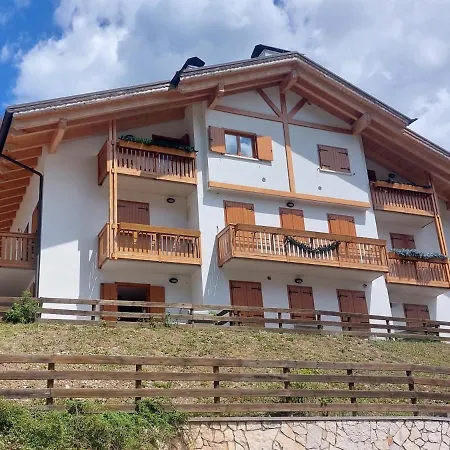 Italian With Hot Tub Apartment Arabba